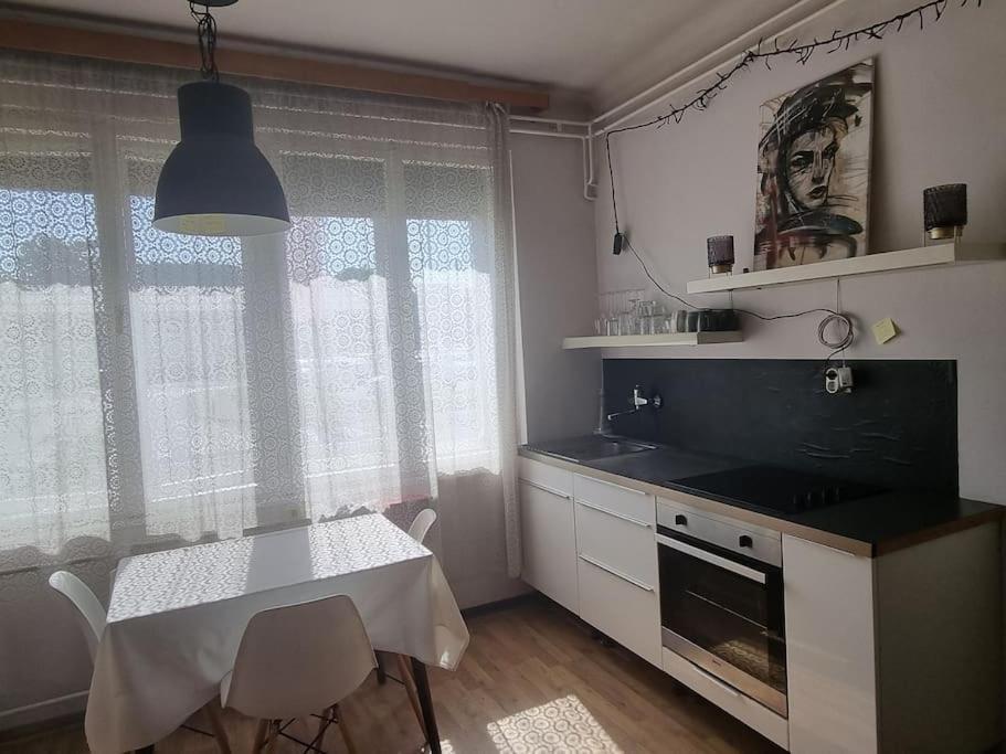 Cosy 2 Room Apartment With Nice Vibe, For Up To 4 Laibach Exterior foto